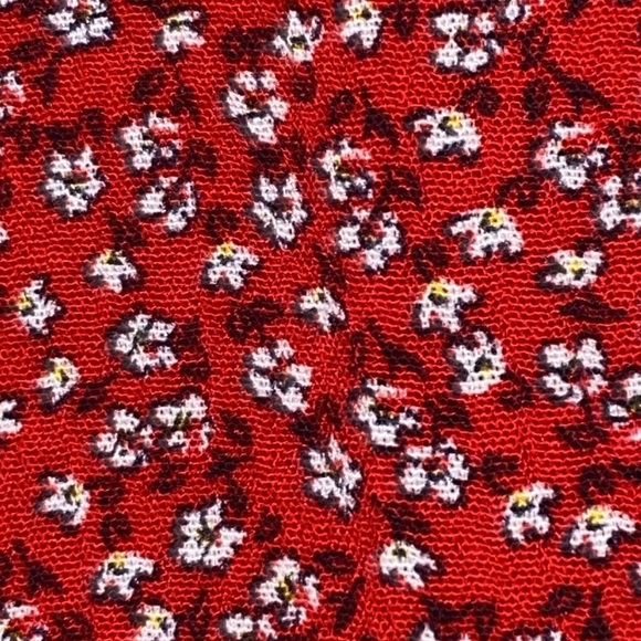 NWT 1.STATE WO SIZE 3X PEASANT TOP FRONT TIE AT HEM RED WITH SMALL FLORAL PRINT - Picture 5 of 13